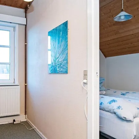 4 Person In R M Sønderby