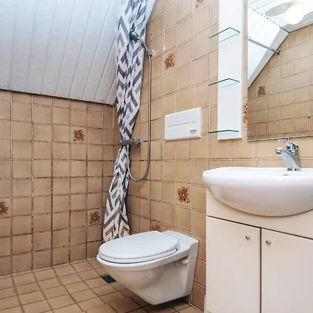 Apartment 4 Person In R M